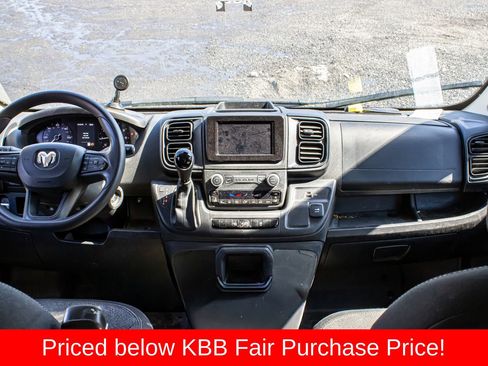 Used 2025 RAM ProMaster 2500 w/ Convenience Group image 16