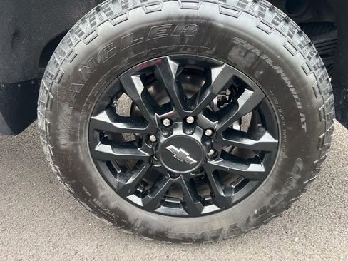 Used 2025 Chevrolet Silverado 2500 High Country w/ High Country Premium Package image 37