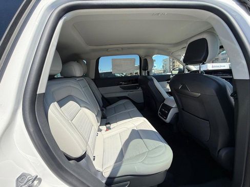 New 2026 Lincoln Nautilus Reserve AWD/4WD image 5