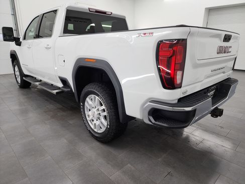 Used 2022 GMC Sierra 2500 SLE w/ SLE Value Package; image 6