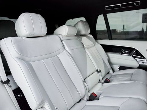 Used 2024 Land Rover Range Rover Long Wheelbase SE image 48