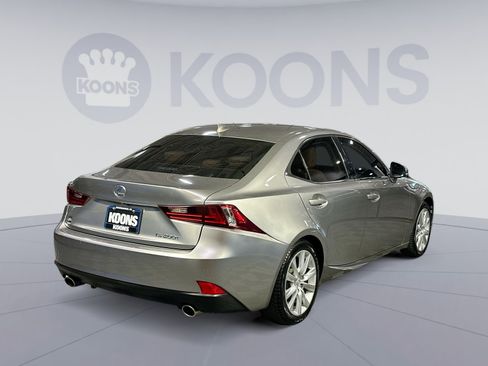 Used 2016 Lexus IS 200t image 7