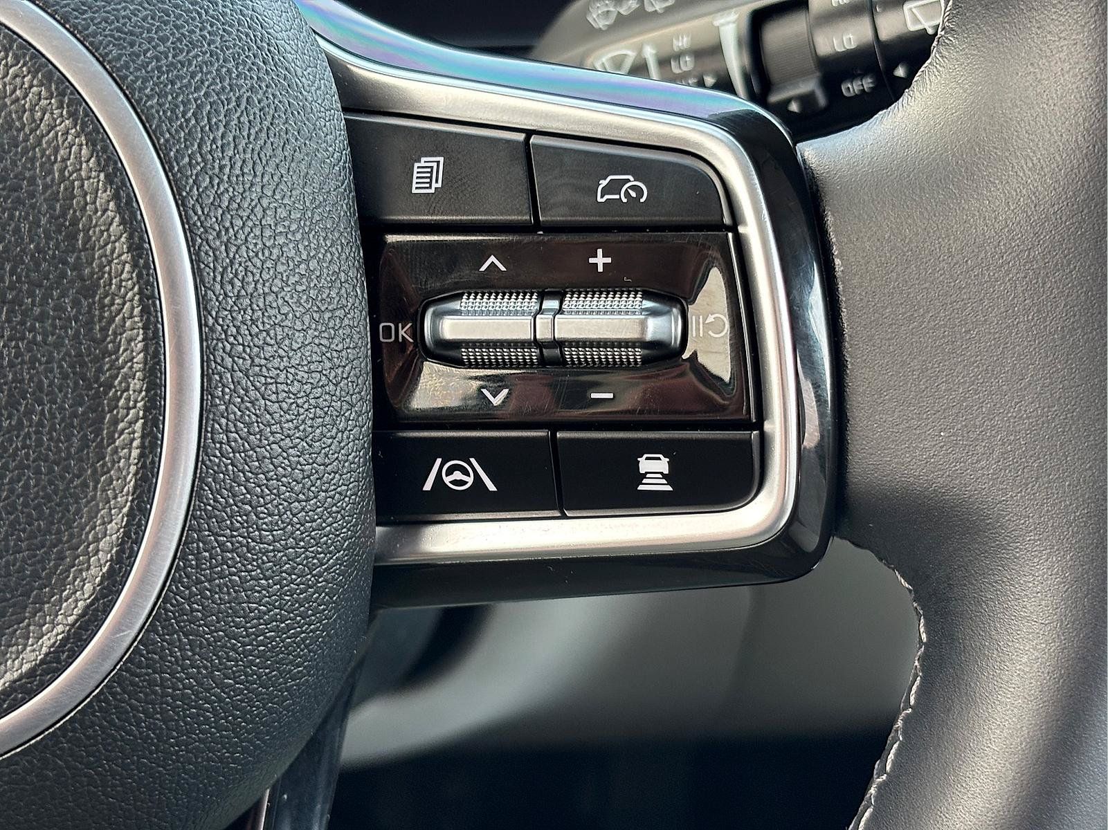 Used 2025 Kia Sorento X-Line EX AWD/4WD image 35