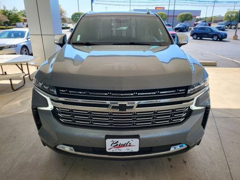 Used 2023 Chevrolet Suburban Premier image 14