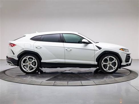 Used 2020 Lamborghini Urus AWD/4WD image 6