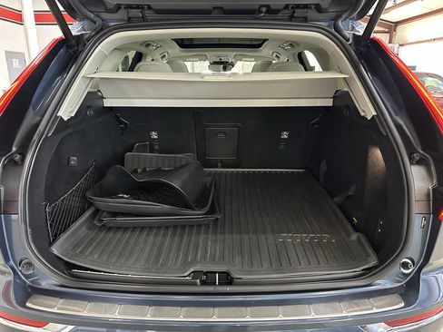 Used 2019 Volvo XC60 T5 Inscription w/ Protection Package Premier image 8