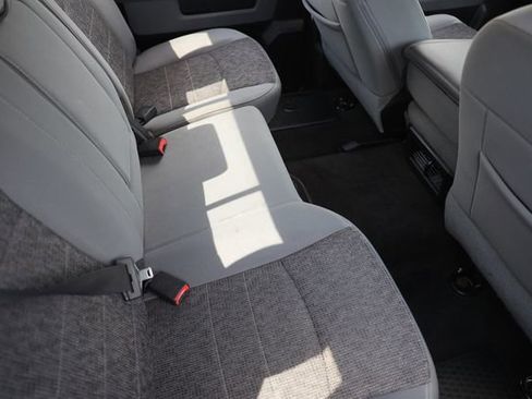 Used 2017 RAM 1500 SLT RWD image 15