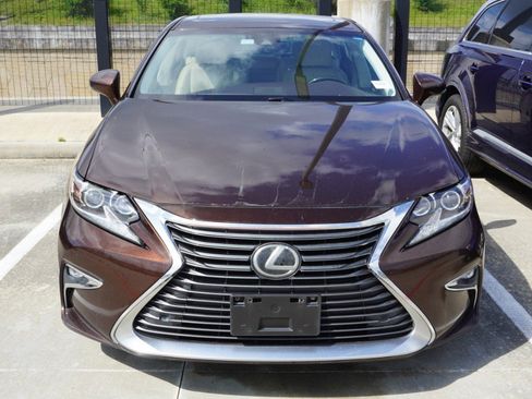 Used 2016 Lexus ES 350 w/ Luxury Package w/Wood Trim image 4
