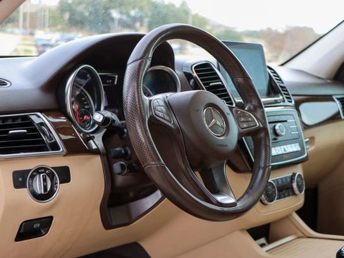 Used 2018 Mercedes-Benz GLE 350 w/ Premium 1 Package image 26