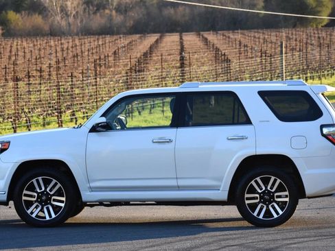Used 2019 Toyota 4Runner 4WD image 14