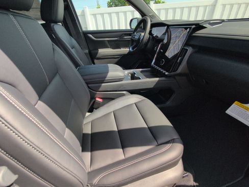 New 2026 GMC Acadia Elevation w/ Elevation Premium Package FWD image 29