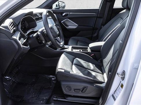 Used 2025 Audi Q3 2.0T Premium image 12