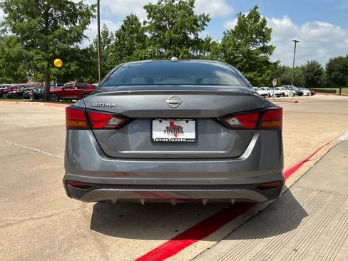 Used 2025 Nissan Altima 2.5 SV FWD image 7