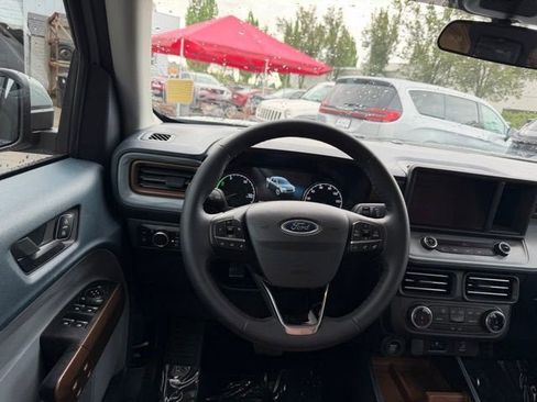 Used 2023 Ford Maverick Lariat FWD image 13