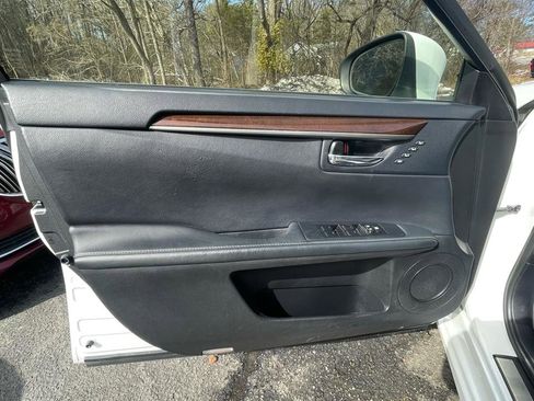 Used 2015 Lexus ES 350 w/ Luxury Package image 16