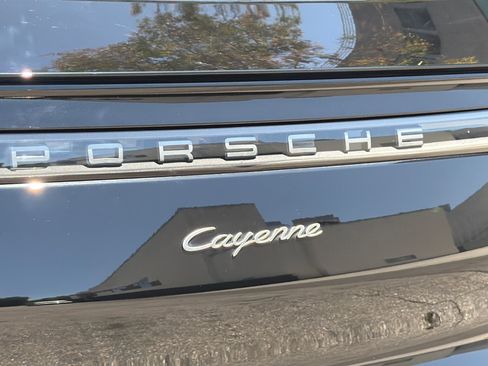 Used 2023 Porsche Cayenne Platinum Edition w/ Towing Package w/o Tow Ball AWD/4WD image 26