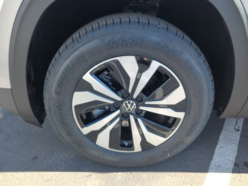 New 2026 Volkswagen Atlas SE image 26