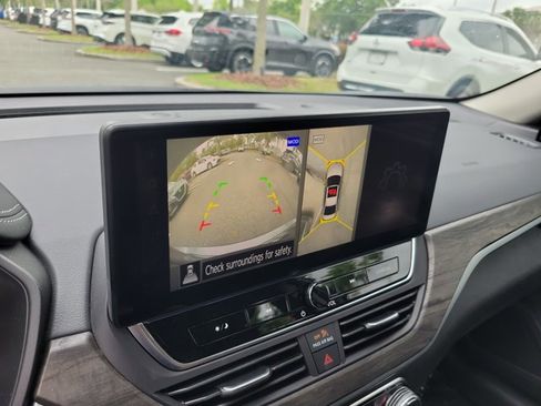 Used 2025 Nissan Altima 2.5 SL FWD image 27