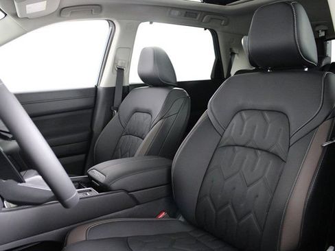 New 2026 Nissan Pathfinder Platinum w/ Cargo Package FWD image 10
