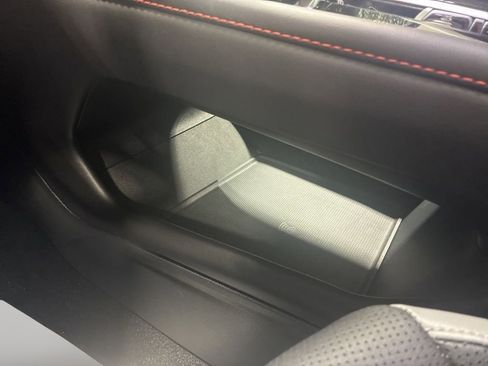 Used 2025 Volkswagen Atlas Peak Edition SE image 23