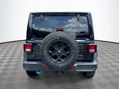 Used 2023 Jeep Wrangler Unlimited w/ Sun & Screen Package AWD/4WD image 7