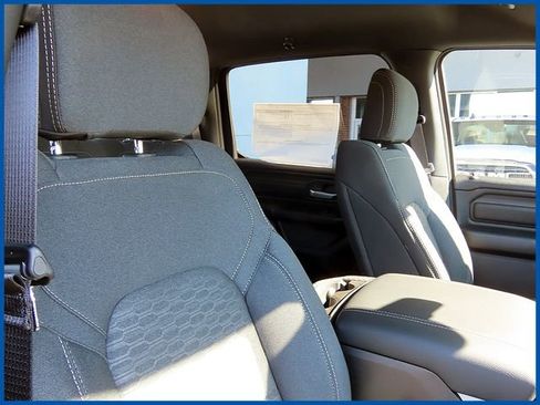 New 2026 RAM 1500 Express AWD/4WD image 9