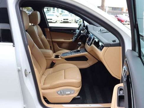 Used 2017 Porsche Macan S image 28