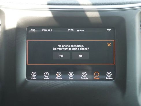 Used 2020 Jeep Cherokee Latitude Lux w/ Comfort/Convenience Group AWD/4WD image 4