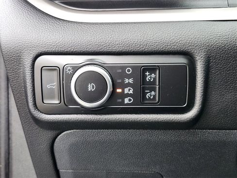 Used 2023 Ford Explorer XLT w/ Equipment Group 202A image 24