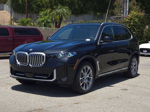 New 2026 BMW X5 sDrive40i w/ Parking Assistance Package RWD image 2