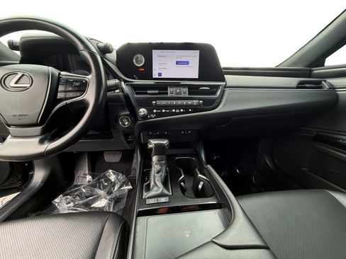 Used 2024 Lexus ES 300h w/ Premium Package FWD image 11
