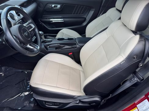 Used 2020 Ford Mustang GT Premium w/ Black Accent Package RWD image 10