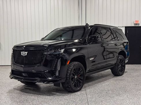 Used 2023 Cadillac Escalade V w/ LPO, ONYX Package AWD/4WD image 1
