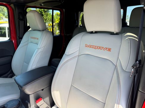 Used 2021 Jeep Gladiator Mojave w/ Uconnect 4C Nav & Sound Group image 13