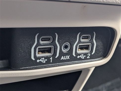 Certified 2024 Chrysler Voyager LX image 20