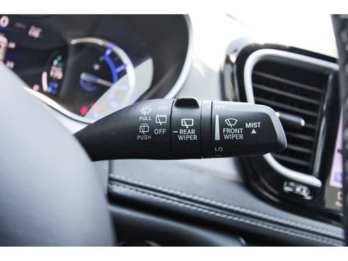 Used 2024 Chrysler Pacifica Limited FWD image 23