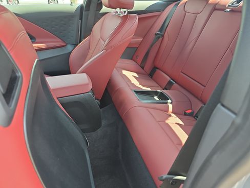 Used 2025 BMW M240i Coupe RWD image 13