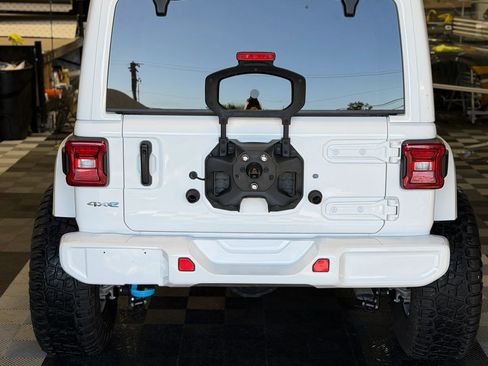 Used 2024 Jeep Wrangler Unlimited Sahara image 21