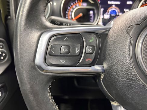 Used 2022 Jeep Wrangler Unlimited Sahara image 24