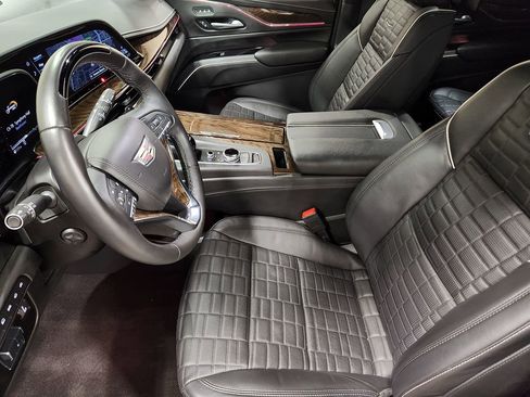 Used 2024 Cadillac Escalade Sport Platinum image 31