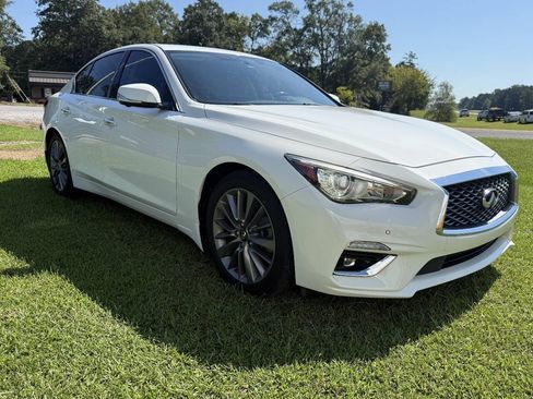 Used 2021 INFINITI Q50 Luxe w/ Seat & Sound Package RWD image 4
