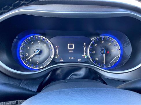 Used 2024 Chrysler Pacifica Touring-L image 24