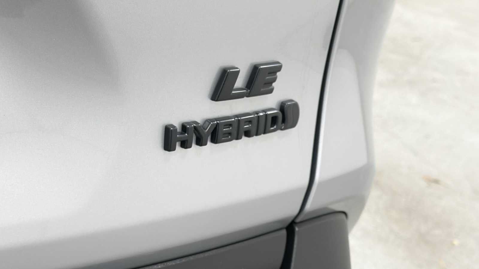 Certified 2021 Toyota RAV4 LE AWD/4WD image 27