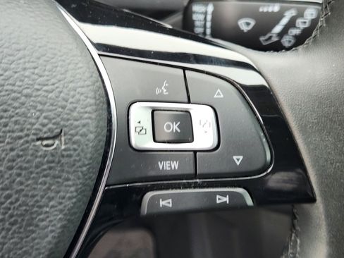 Used 2020 Volkswagen Tiguan SE image 24