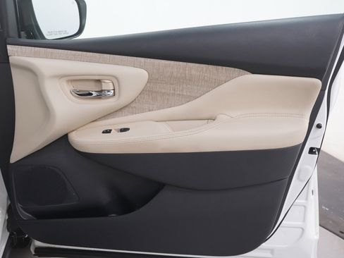 Used 2020 Nissan Murano SL w/ Moonroof Package AWD/4WD image 12