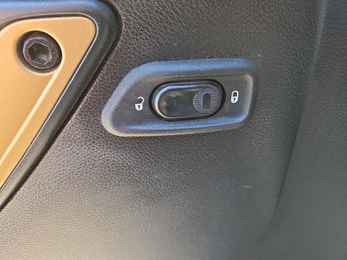 Used 2014 Jeep Wrangler Unlimited Sahara image 12