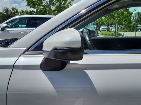 Used 2025 Honda CR-V EX-L image 8