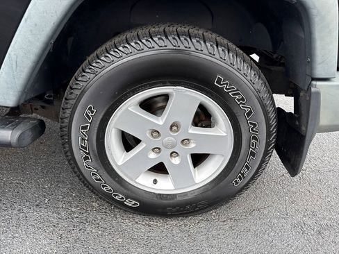 Used 2009 Jeep Wrangler X image 11