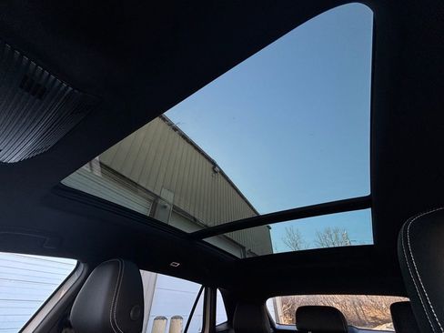 New 2026 Volkswagen Atlas Cross Sport SEL R-Line image 25