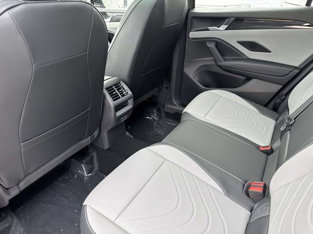 New 2026 Volkswagen Tiguan SE R-Line AWD/4WD image 8